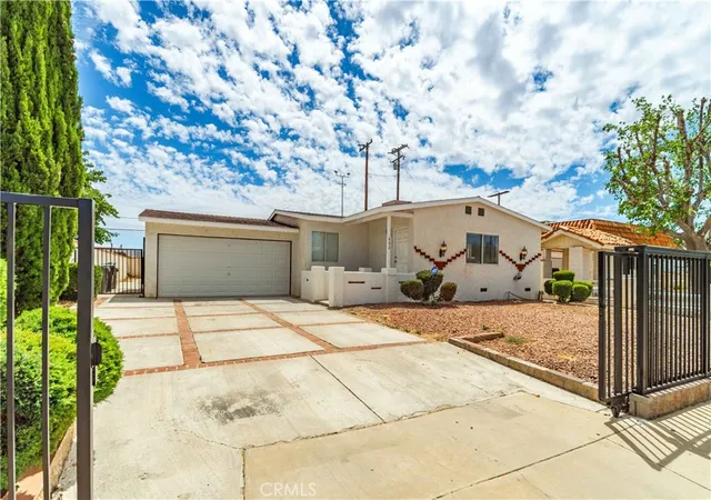 Photo 2 of Sale Pending at 802 E Ave Q4, Palmdale, CA 93550 | MLS# SR26091619 | Listing updated on 2026-10-07