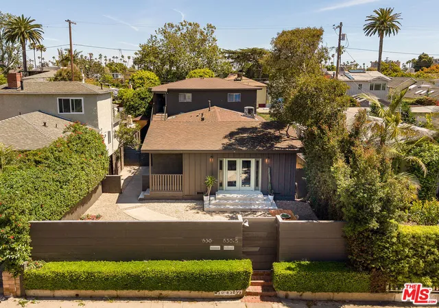 1st image of 830 Palms Blvd, Venice, CA 90291 | MLS# 26783965