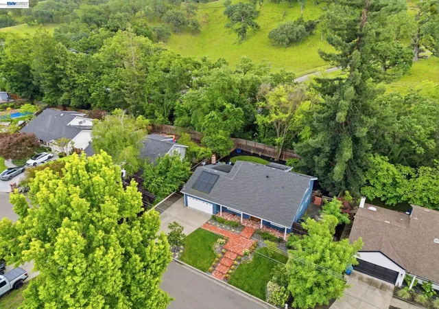 Photo 3 of Sale Pending at 186 Belgian Dr, Danville, CA 94526 | MLS# 41132732 | Listing updated on 2026-07-04