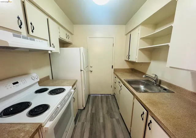 Photo 4 of Sale Pending at 1459 Del Rio Cir #C, Concord, CA 94518 | MLS# 41132750 | Listing updated on 2026-07-04
