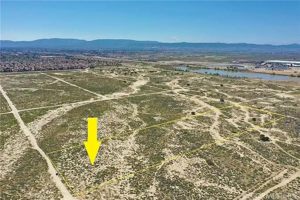 Photo 1 of Land for sale at 15 Stw Vic Ave, Lancaster, CA 93534 | MLS# PTP2603218 | Listing updated on 2026-10-17