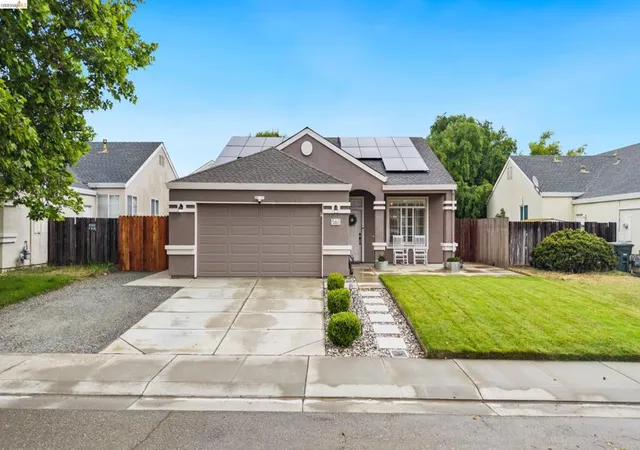 Photo 2 of Sale Pending at 560 Anderson Way, Rio Vista, CA 94571 | MLS# 41132787 | Listing updated on 2026-07-17
