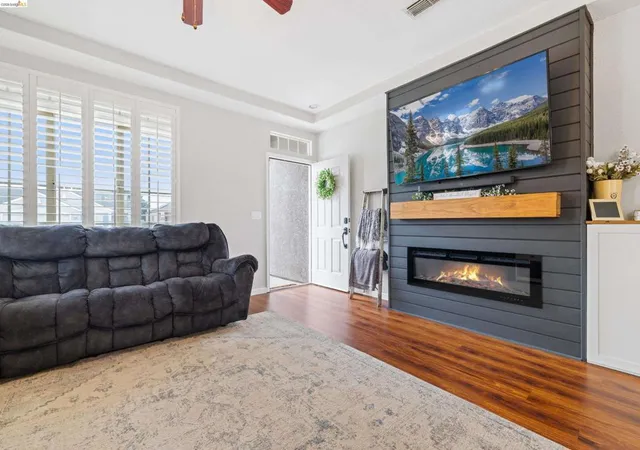 Photo 5 of Sale Pending at 560 Anderson Way, Rio Vista, CA 94571 | MLS# 41132787 | Listing updated on 2026-07-17