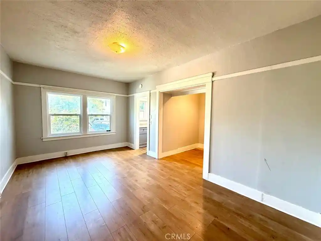 Photo 1 of Sale Pending at 354 Chestnut Ave #4, Long Beach, CA 90802 | MLS# PW26091054 | Listing updated on 2026-10-21