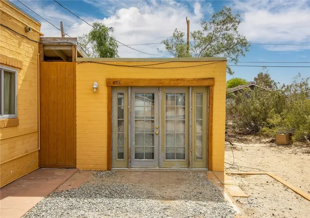 Photo 3 of Single family home for sale at 6155 Cahuilla, Twentynine Palms, CA 92277 | MLS# JT26091922 | Listing updated on 2026-05-11