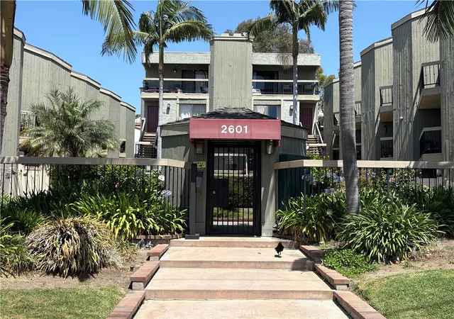 Homes for sale in Signal Hill, CA | 2601 E 19th #25, Signal Hill, CA 90755 | MLS# PW26092547