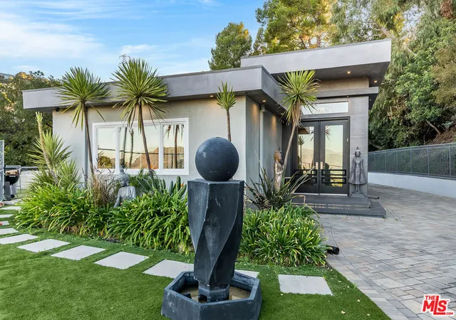 Homes for sale in Studio City, CA | 3430 Wrightwood Dr, Studio City, CA 91604 | MLS# 26827203