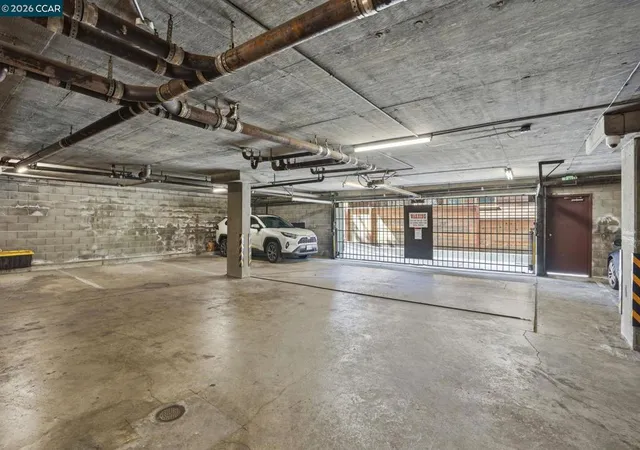 2nd image of 551 Jean St, Oakland, CA 94610
