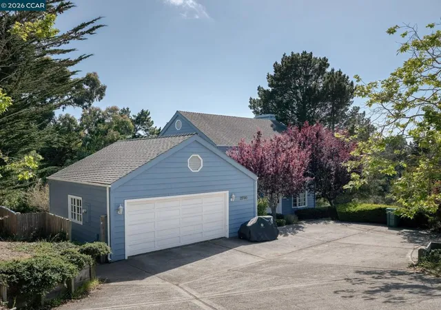Photo 3 of Single family home for sale at 25580 Chiquito Pl, Carmel, CA 93923 | MLS# 41132849 | Listing updated on 2026-05-06