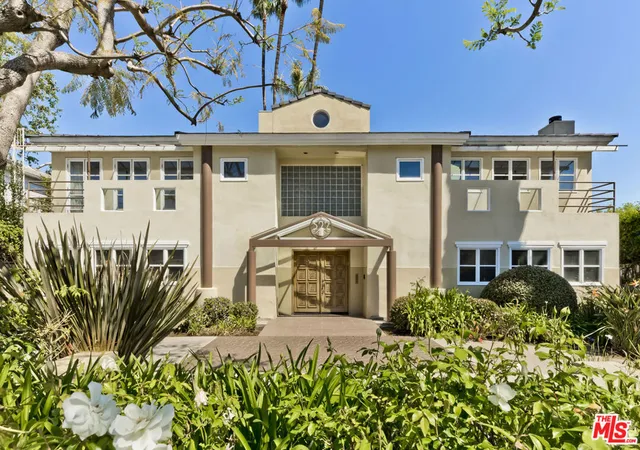 Photo 1 of Single family home for sale at 522 N Rexford Dr, Beverly Hills, CA 90210 | MLS# 26670441 | Listing updated on 2026-10-02