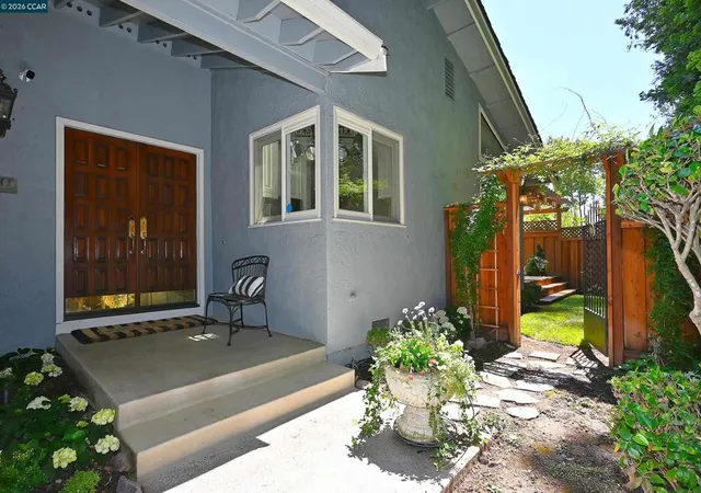 Photo 1 of Townhouse for sale at 131 Shoshone Ct, Danville, CA 94526 | MLS# 41132853 | Listing updated on 2026-09-22
