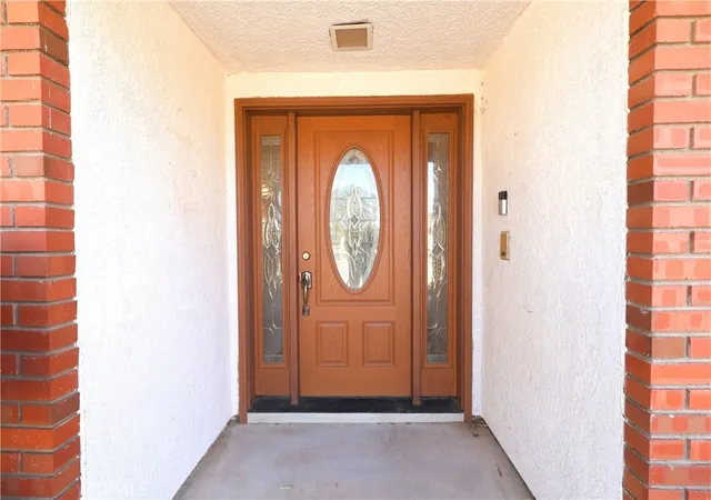 Photo 3 of Sale Pending at 13163 Quapaw Rd, Apple Valley, CA 92308 | MLS# HD26091402 | Listing updated on 2026-10-03