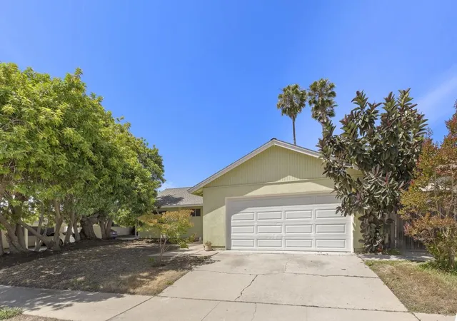 Photo 3 of Sale Pending at 3133 Morningside Dr, Oceanside, CA 92056 | MLS# NDP2604117 | Listing updated on 2026-05-25