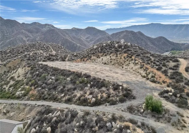Photo 1 of Land for sale at 9 Via Del Lago, Lake Elsinore, CA 92532 | MLS# IG26092022 | Listing updated on 2026-04-30