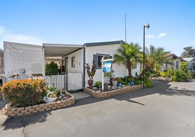2nd image of 260 E Bradley Ave #34, El Cajon, CA 92021 | MLS# PTP2603242