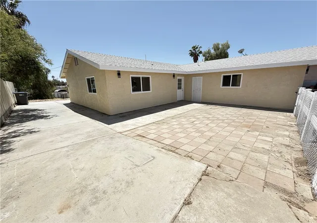 Photo 3 of Sale Pending at 28330 Hampshire Dr, Menifee, CA 92587 | MLS# IG26092987 | Listing updated on 2026-10-06