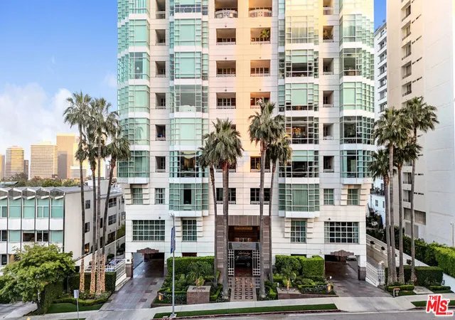 2nd image of 10380 Wilshire Blvd, Los Angeles, CA 90024