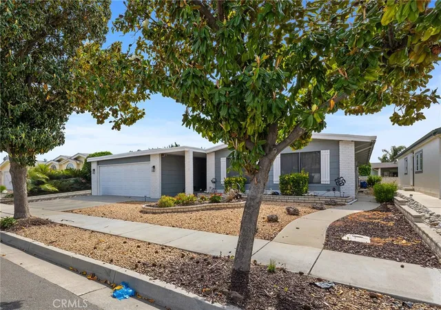 Photo 3 of Sale Pending at 1507 Willow Leaf, Hemet, CA 92545 | MLS# CV26093186 | Listing updated on 2026-09-14