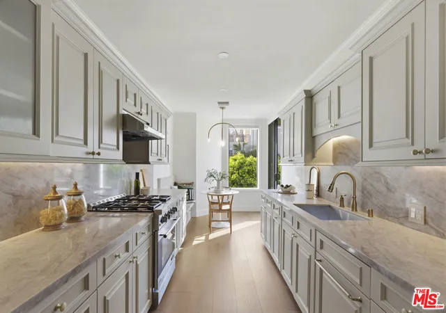 2nd image of 11808 Dorothy St #206, Los Angeles, CA 90049 | MLS# 26825243