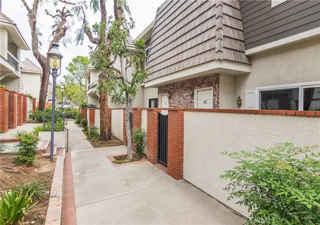 4th image of 10201 Mason #62, Chatsworth, CA 91311 | MLS# SR26092745