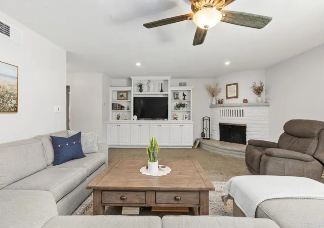 4th image of 2194 Foothill Dr, Vista, CA 92084 | MLS# NDP2604130