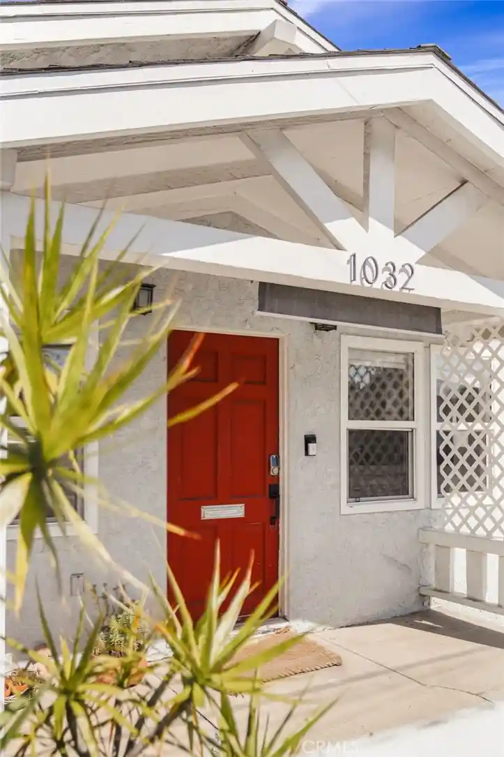 Photo 1 of Sale Pending at 1032 S Mesa St, San Pedro, CA 90731 | MLS# AR26093317 | Listing updated on 2026-08-02