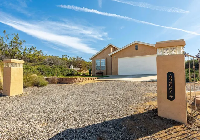 Photo 3 of Sale Pending at 42974 Rolling Hills Dr, Aguanga, CA 92536 | MLS# 219147125DA | Listing updated on 2026-10-02