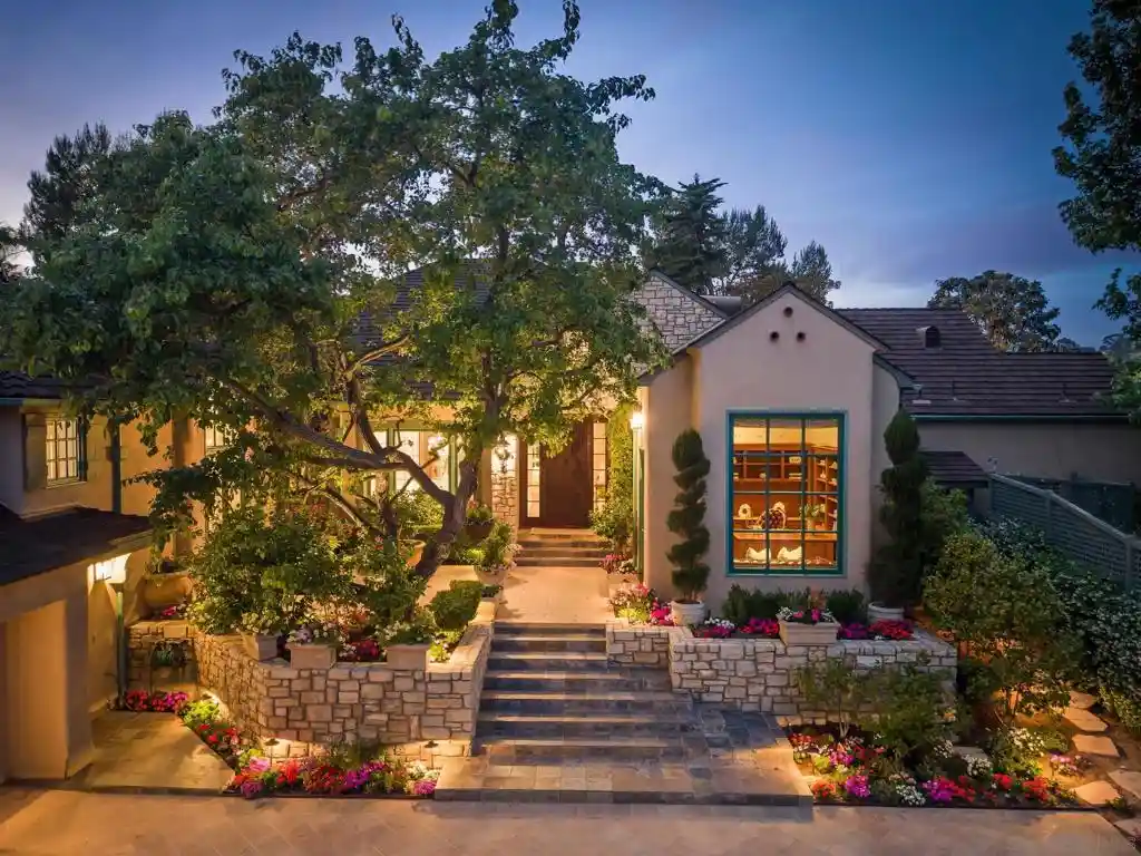 Photo 1 of Sale Pending at 6388 La Jolla Scenic Dr S, La Jolla, CA 92037 | MLS# 260010280SD | Listing updated on 2026-10-18