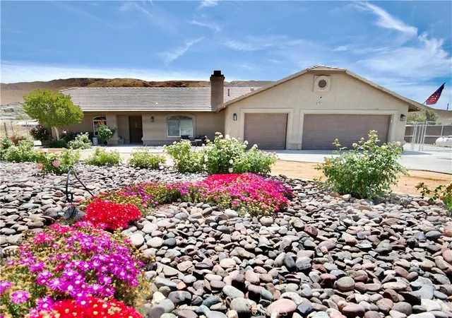2nd image of 22585 Ocotillo, Apple Valley, CA 92308 | MLS# HD26093402