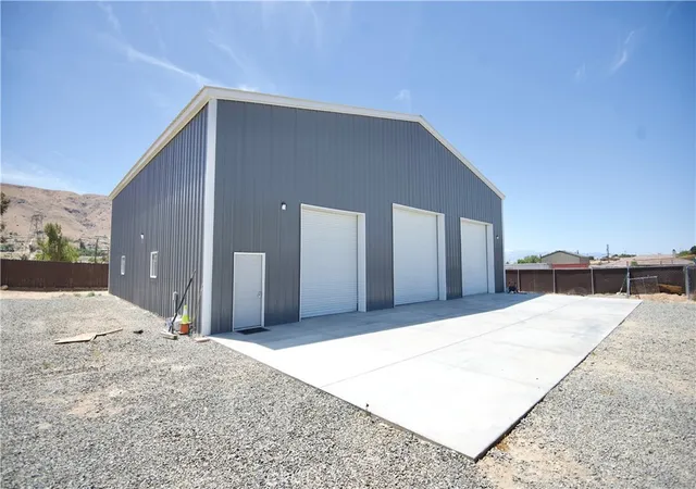 4th image of 22585 Ocotillo, Apple Valley, CA 92308 | MLS# HD26093402