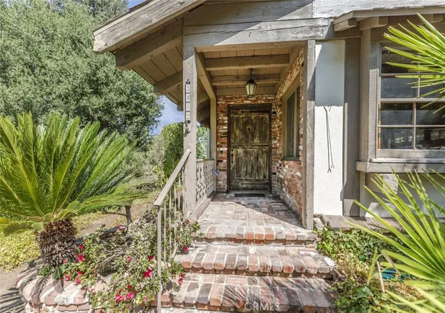 Homes for sale in Studio City, CA | 3853 Eureka Dr, Studio City, CA 91604 | MLS# GD26087427