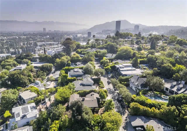 Homes for sale in Studio City, CA | 3853 Eureka Dr, Studio City, CA 91604 | MLS# GD26087427