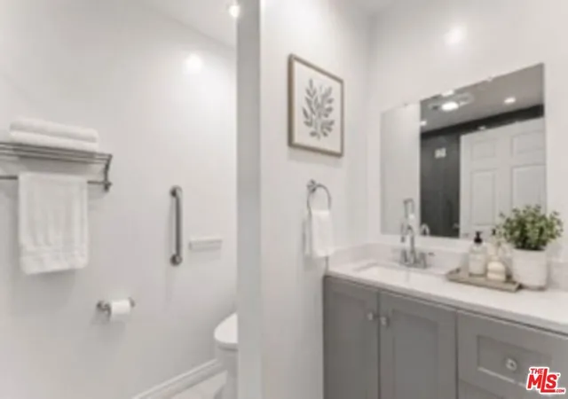4th image of 6225 Coldwater Cyn Ave, North Hollywood, CA 91606