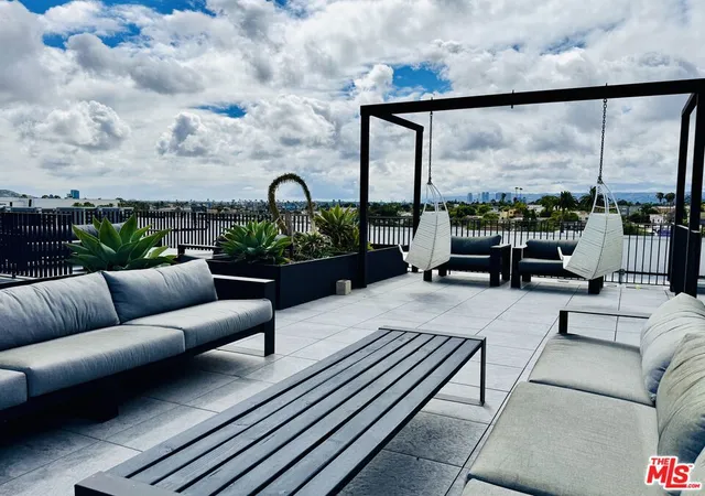 23rd image of 4506 Dockweiler St #301, Los Angeles, CA 90019 | MLS# 26827501