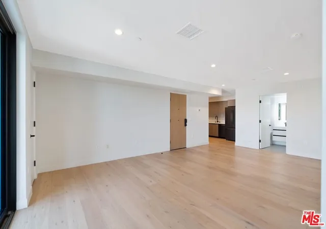 5th image of 4506 Dockweiler St #301, Los Angeles, CA 90019 | MLS# 26827501