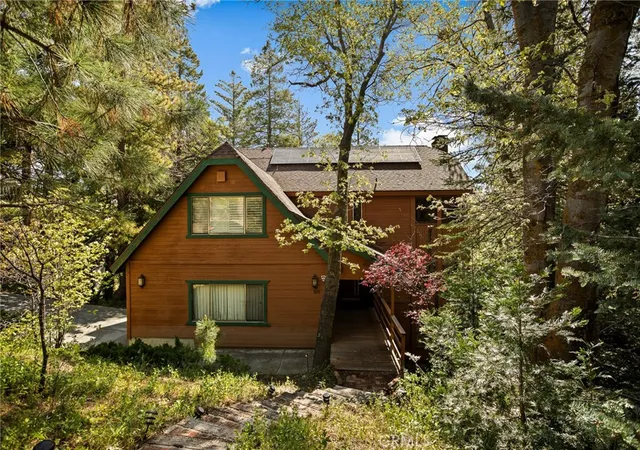 Photo 3 of Single family home for sale at 109 Old Toll, Blue Jay, CA 92317 | MLS# IG26093488 | Listing updated on 2026-09-08