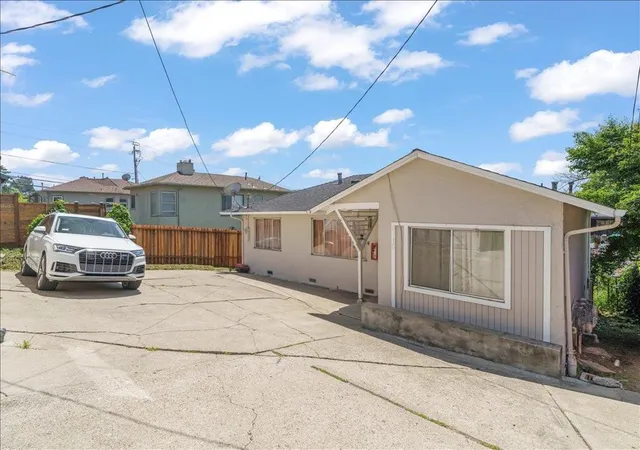 3rd image of 8117 Ney Ave, Oakland, CA 94605 | MLS# ML82045268
