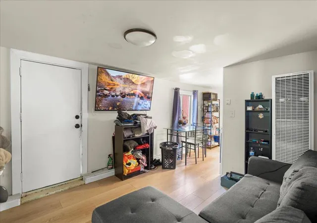 4th image of 4114 E 17Th St, Oakland, CA 94601 | MLS# ML82045271
