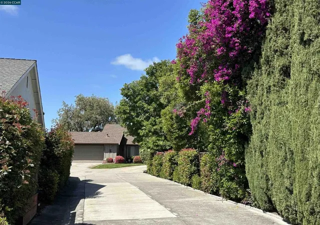 Photo 2 of Sale Pending at 4864 Shadowfalls Dr, Martinez, CA 94553 | MLS# 41132986 | Listing updated on 2026-07-06