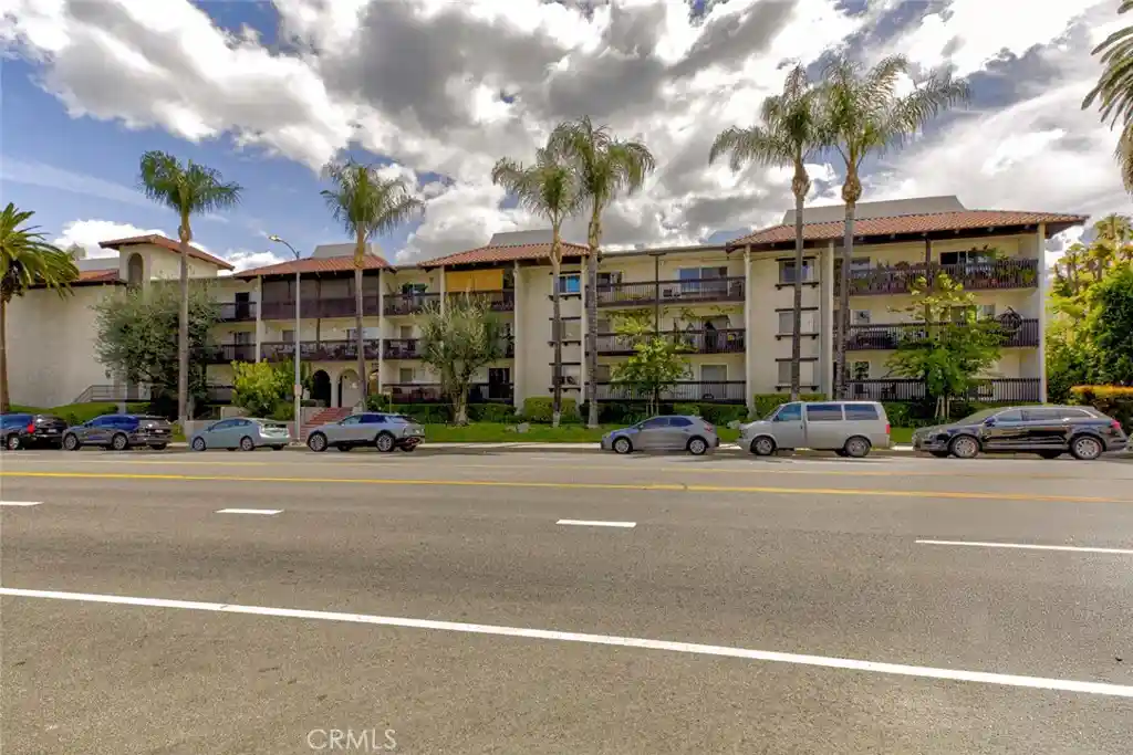 Photo 1 of Condo for sale at 5334 Lindley Ave #337, Encino, CA 91316 | MLS# BB26090563 | Listing updated on 2026-07-30