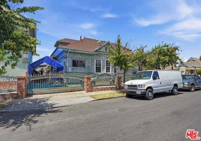 2nd image of 856 E 22nd St, Los Angeles, CA 90011 | MLS# 26827295