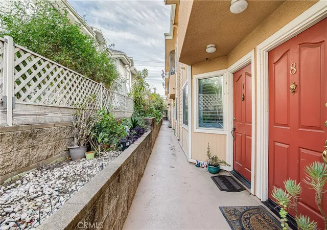 3rd image of 219 N Adams, Glendale, CA 91206