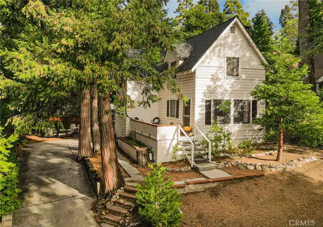 1st image of 144 Marshall Rd, Lake Arrowhead, CA 92352 | MLS# IG26093166