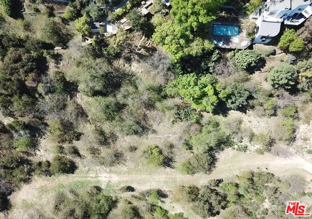 5th image of 3895 N Hopevale Dr, Sherman Oaks, CA 91403 | MLS# 26827931