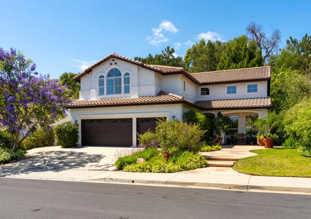 Photo 2 of Sale Pending at 2039 Alborada Dr, Camarillo, CA 93010 | MLS# 219147147DA | Listing updated on 2026-10-05