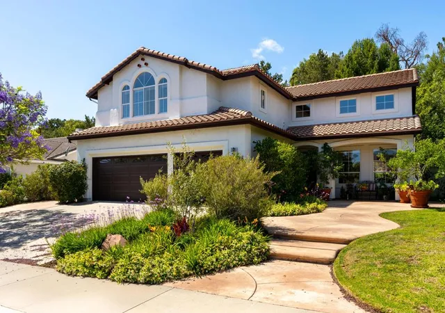 Photo 3 of Sale Pending at 2039 Alborada Dr, Camarillo, CA 93010 | MLS# 219147147DA | Listing updated on 2026-10-05