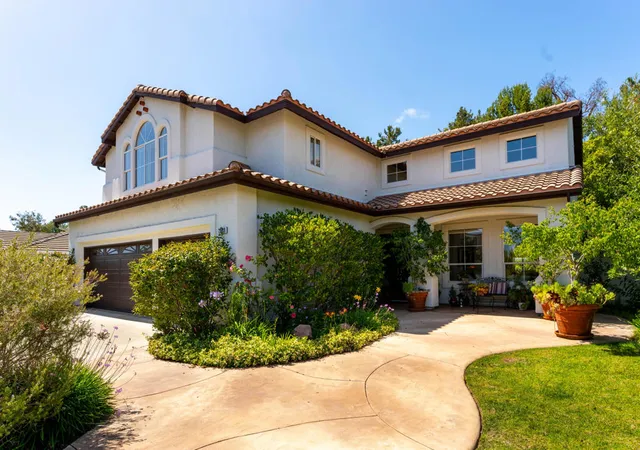 Photo 3 of Sale Pending at 2039 Alborada Dr, Camarillo, CA 93010 | MLS# 219147147DA | Listing updated on 2026-10-05