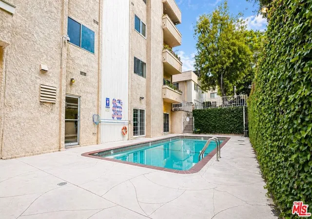 Homes for sale in Encino, CA | 5139 Balboa Blvd #12, Encino, CA 91316 | MLS# 26822209