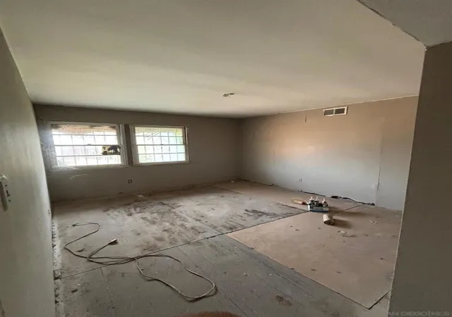 3rd image of 14 Kincaid, Calexico, CA 92231 | MLS# 260010370SD