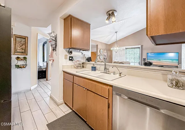Homes for sale in Simi Valley, CA | 2312 Archwood Ln #76, Simi Valley, CA 93063 | MLS# 226001988